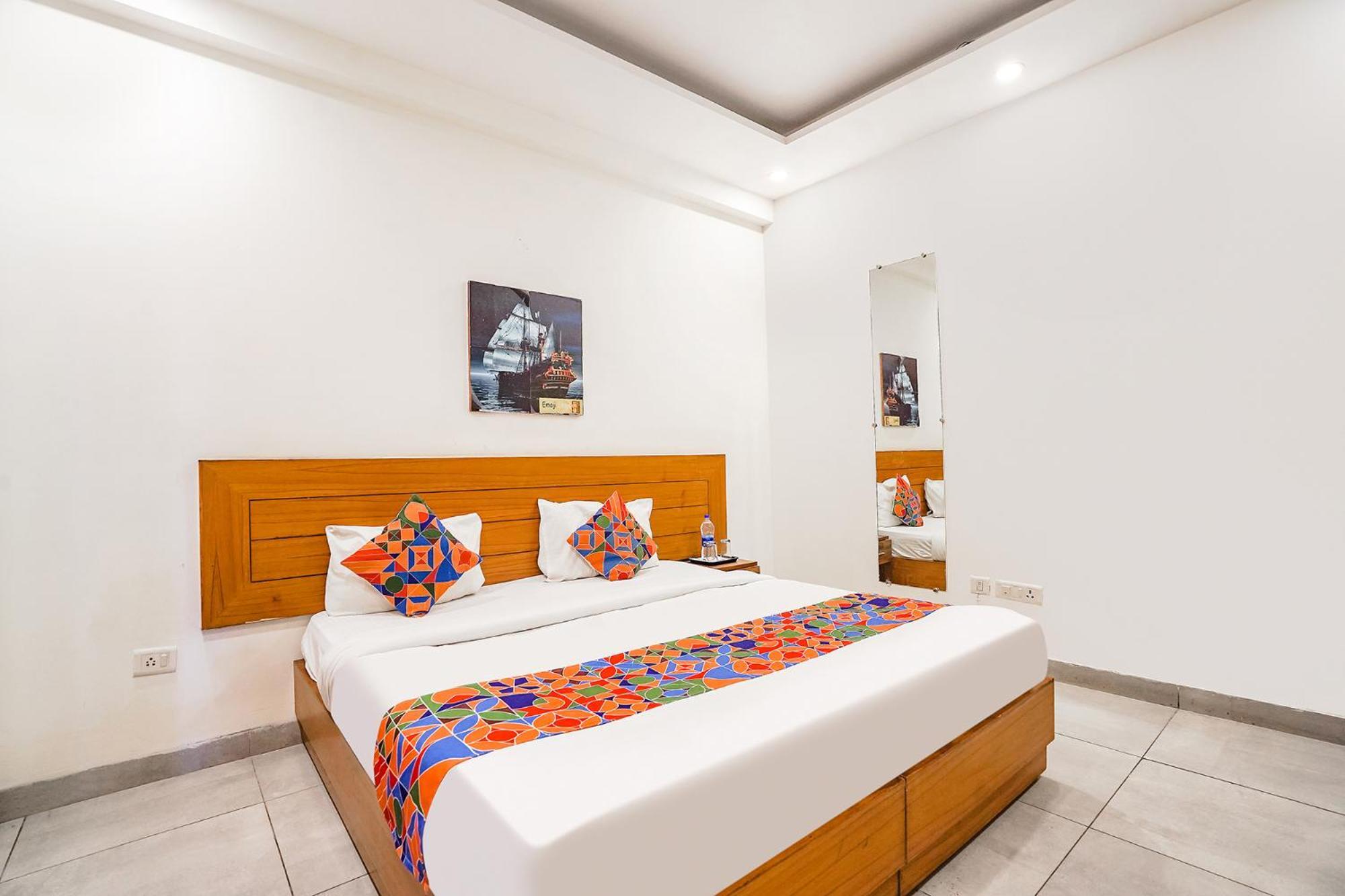 Fabhotel Emoji Stays Gurgaon Esterno foto