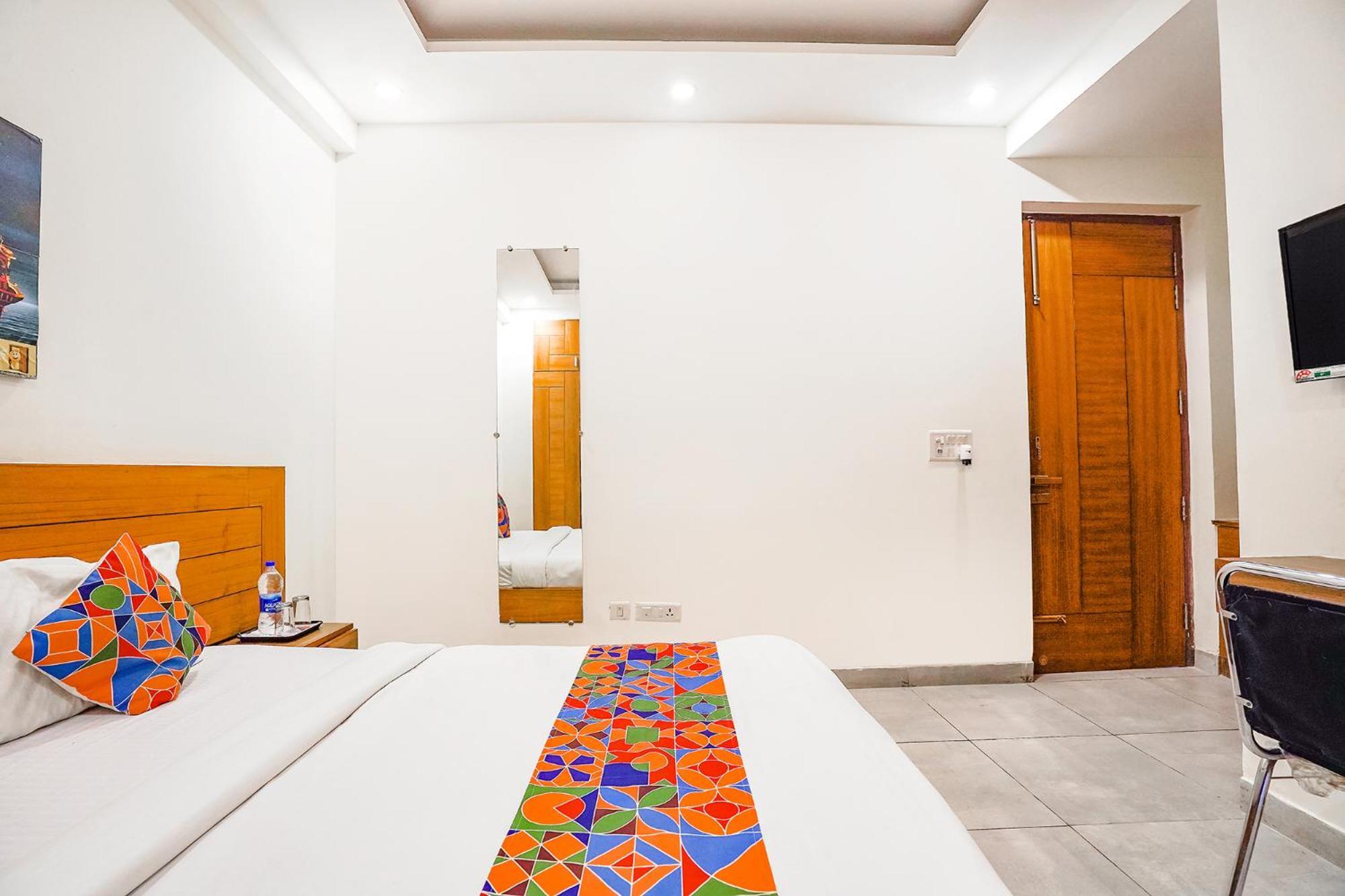 Fabhotel Emoji Stays Gurgaon Esterno foto