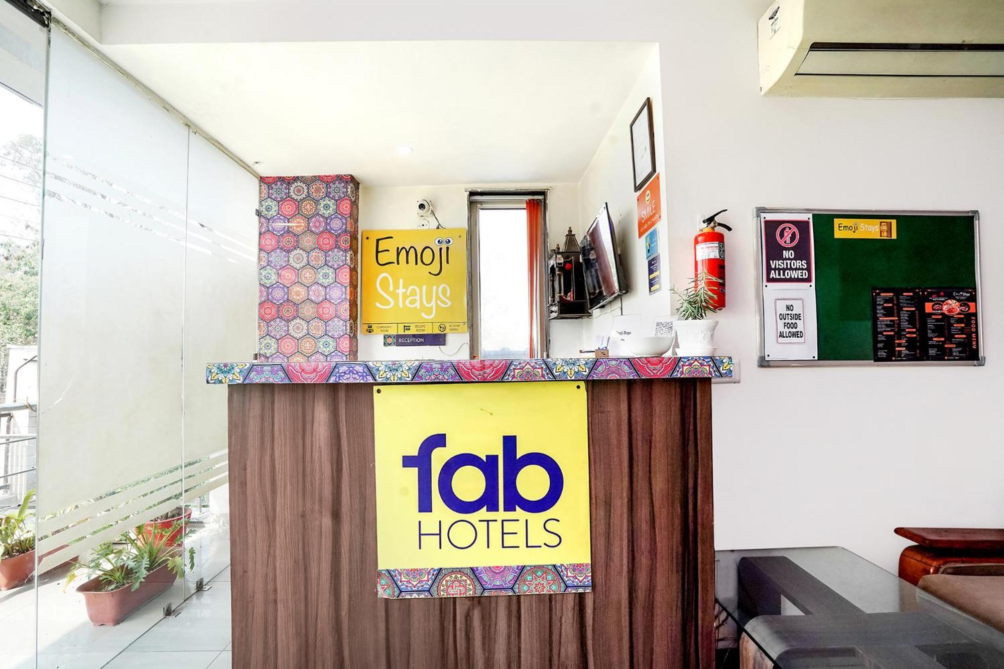 Fabhotel Emoji Stays Gurgaon Esterno foto