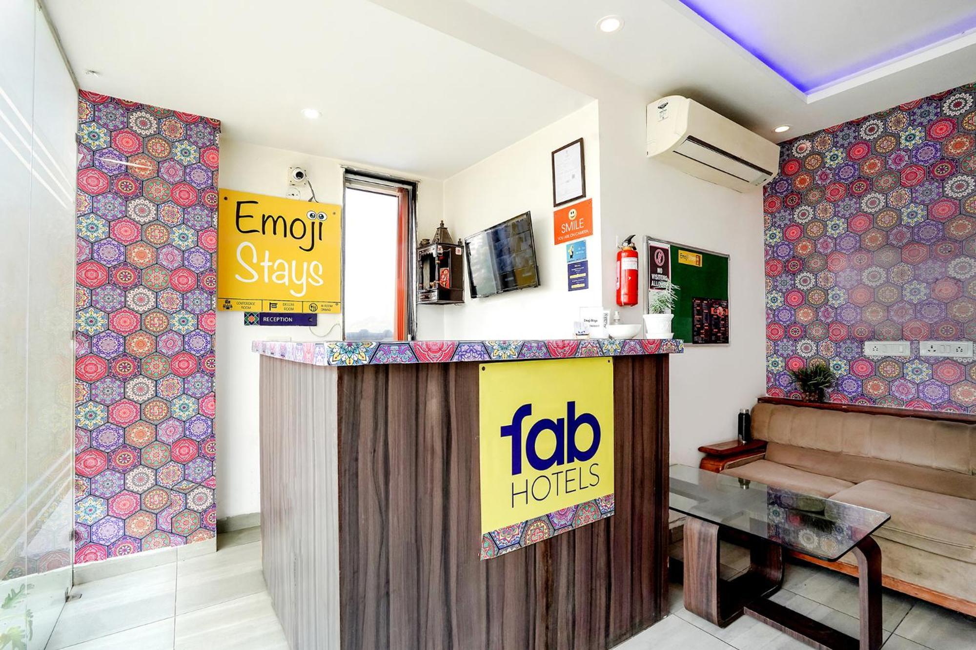 Fabhotel Emoji Stays Gurgaon Esterno foto